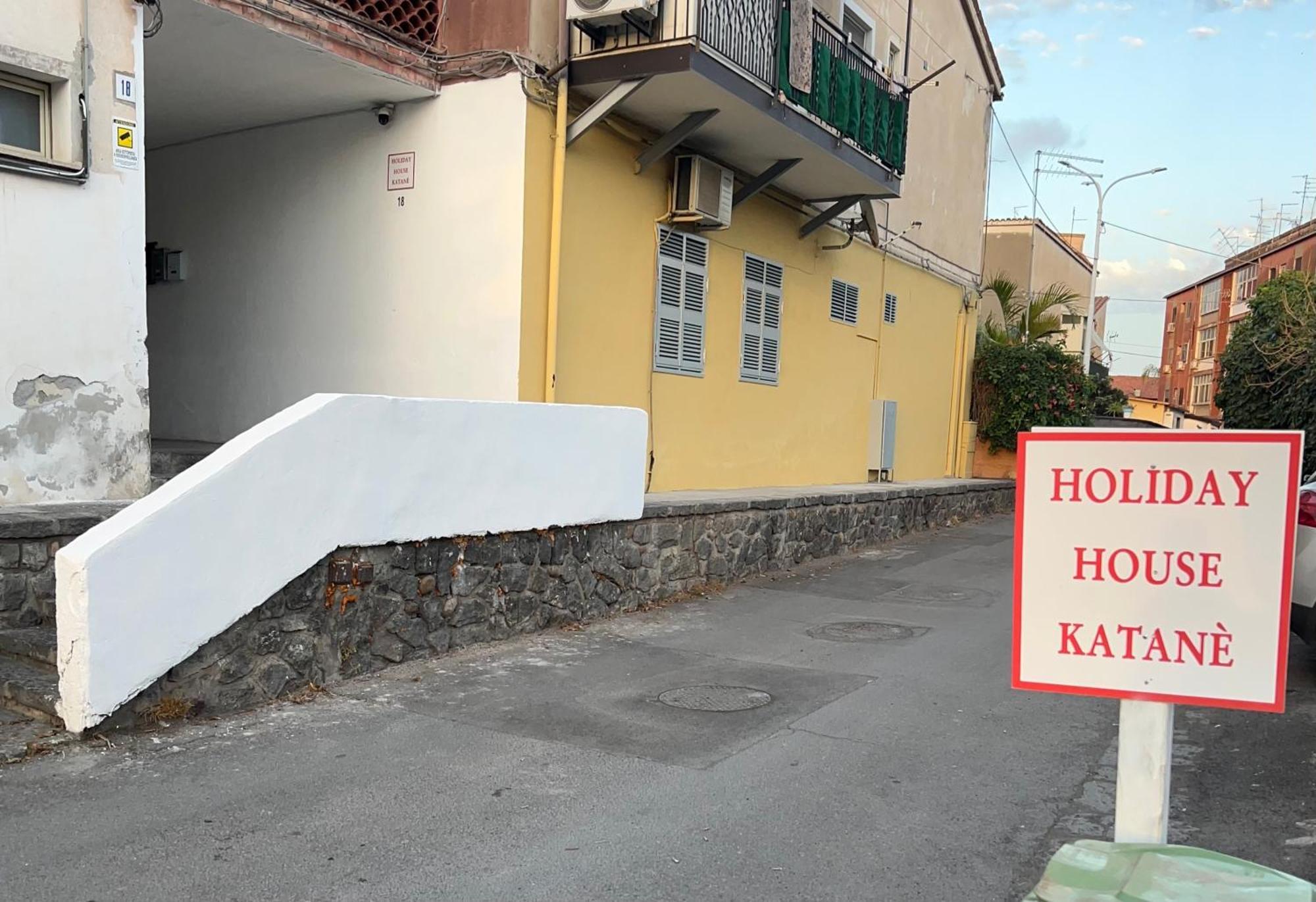 Holiday House Katane Катания Экстерьер фото